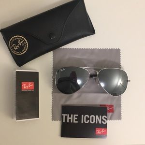 Ray-Ban Classic Aviators with silver mirror lenses
